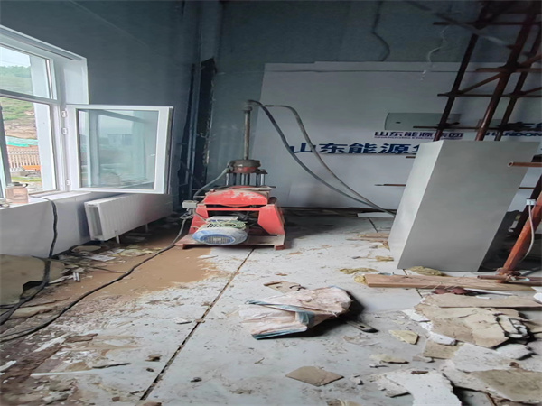 贵南地基基础下沉墙体裂缝加固注浆顶升施工